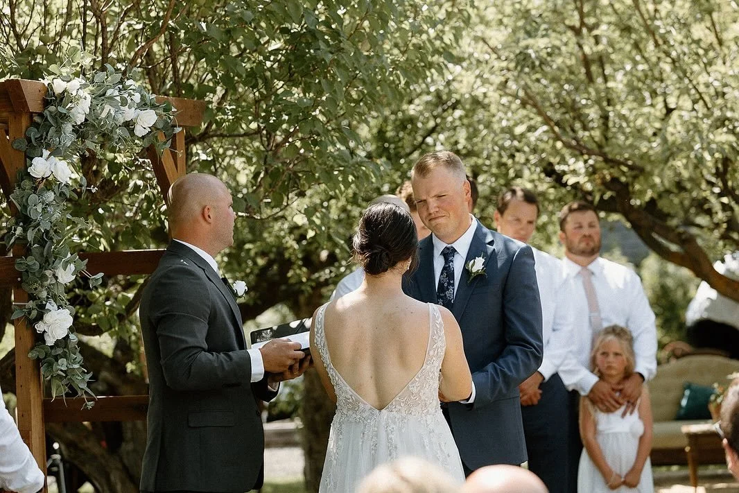 Those days the sun is so bright you have to sneak to the orchard for some shade and privacy  before everyone arrives.
Weeping willows, open fields, orchards and cabins. Those central Washington vibes for these two!  Sneak 1 of 2.