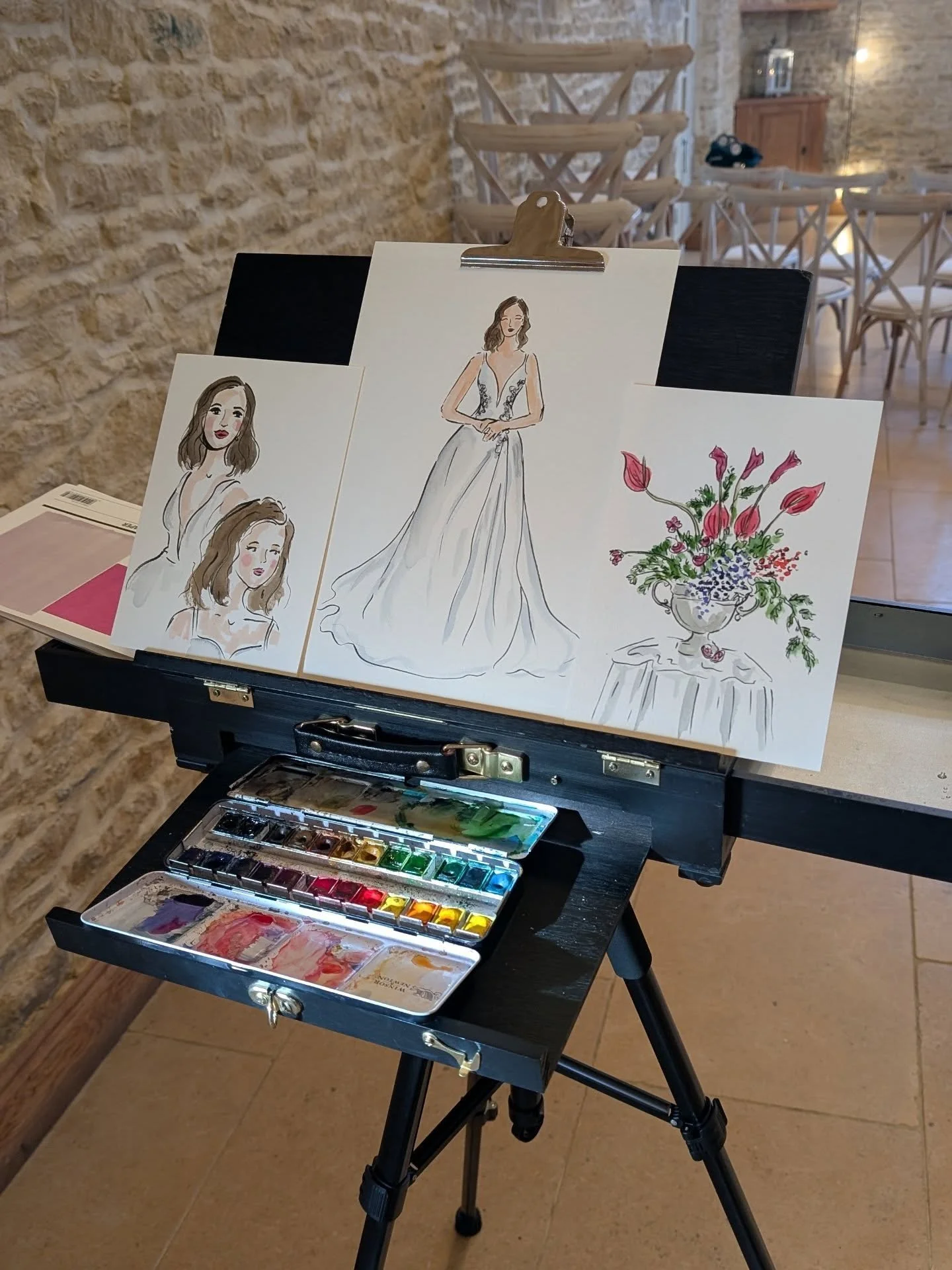 A peek behind the scenes of the beautiful photoshoot I took part in on Monday @merriscourt with a fantastic collection of wedding suppliers!

Flowers: @theluxedesigncompany
Model: @cloverskerry 
Photographer: @nicolabelson_photography
Hair and Make U