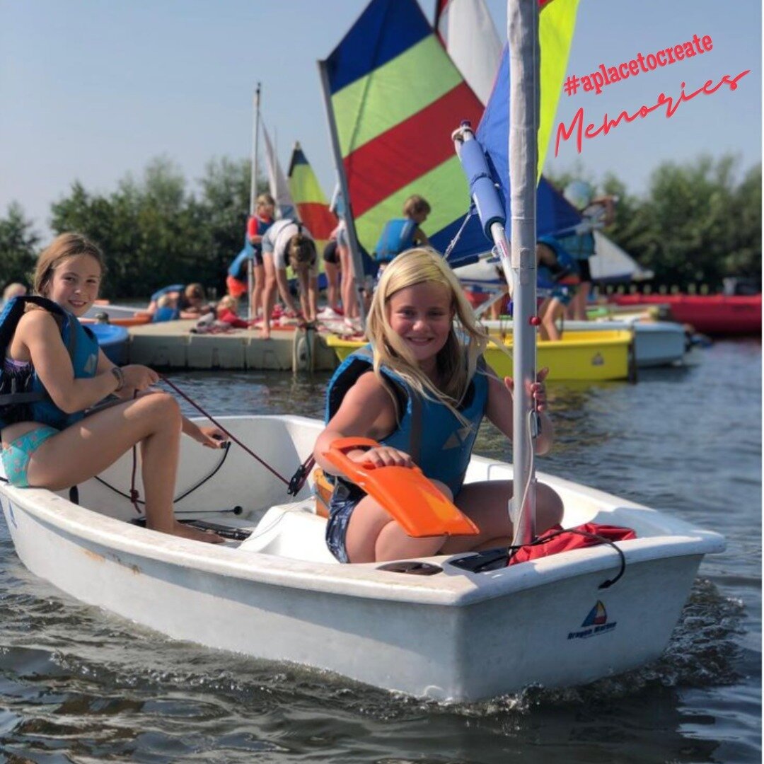 De optimist, het perfecte bootje om in te leren zeilen! Boek snel want er zijn een aantal weken waarin dit populaire kamp al vol zit! 
p.s. week 28,31,32 en 35 zijn goedkoper. 

📞0252-544333� 📧 info@dekaag.nl 💻 www.dekaag.nl
#sailing #zeilboot #va