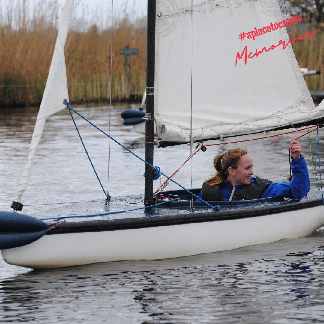 Wat nou als je graag op het water wilt zijn maar je nog niet zo goed weet wat je wilt doen.. of als alleen zeilen niet genoeg is en je alles mee wilt maken! Dan is het watersportkamp de perfecte keuze en oplossing. 

Boek nu om verzekerd te zijn van 