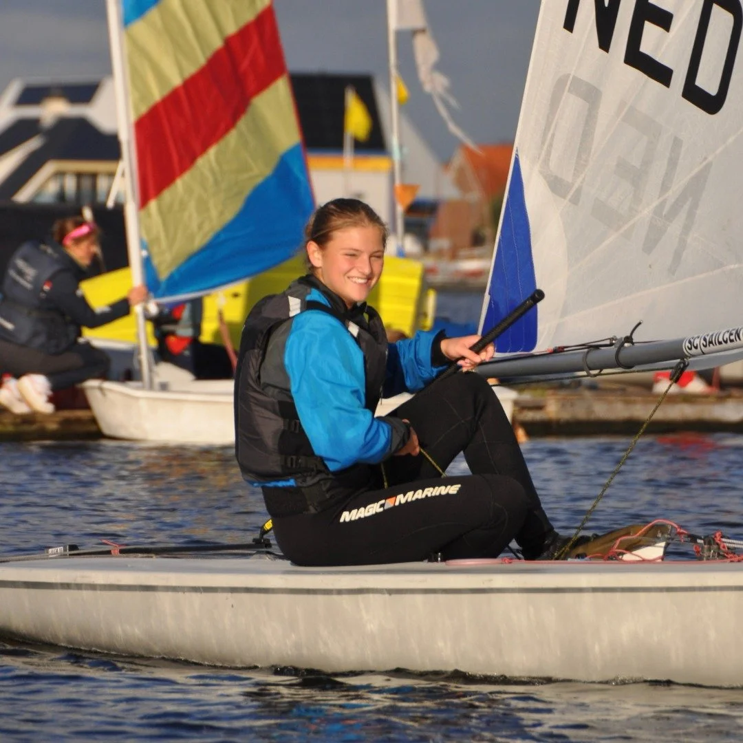 De herfstweek start al over ruim 3 weken! 

Wat maakt de herfstweek nou z&oacute; bijzonder op de Kaag?! Nou, wij weten het wel😊! 

- Prachtige herfstkleuren op de oevers, met een waterig zonnetje 😍
- Uitdagendere weersomstandigheden maken &eacute;