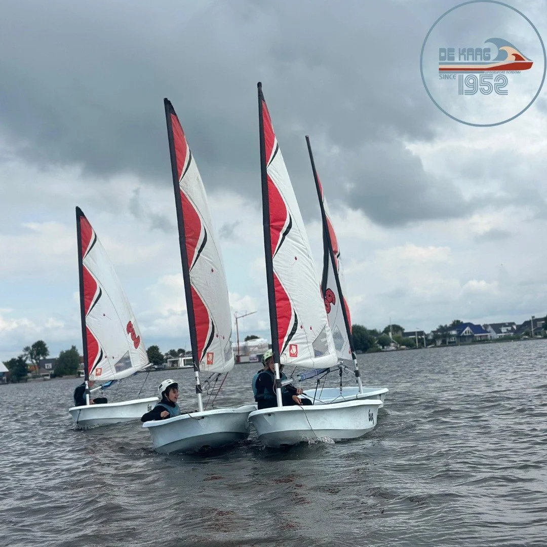 Heb je de optimist onder controle, ben je minimaal 9 jaar oud en toe aan een volgende uitdaging?! Dan is de Laser Bug jouw boot! 

Met een net wat andere romp, iets groter zeil is dit een spectaculaire opvolger!

Zien we jou ook van de zomer?

#zeilk