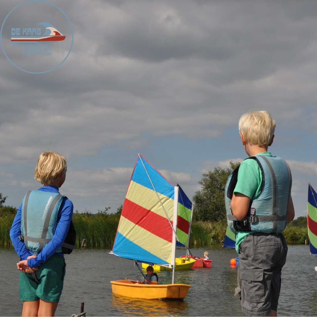 Een hele week lekker buiten zijn, genieten van toffe avondprogramma’s en ondertussen heel veel nieuwe vrienden maken — het zit er allemaal in!

Twijfel je nog welk kamp het beste bij je past? Stuur ons gerust een berichtje, we helpen je g