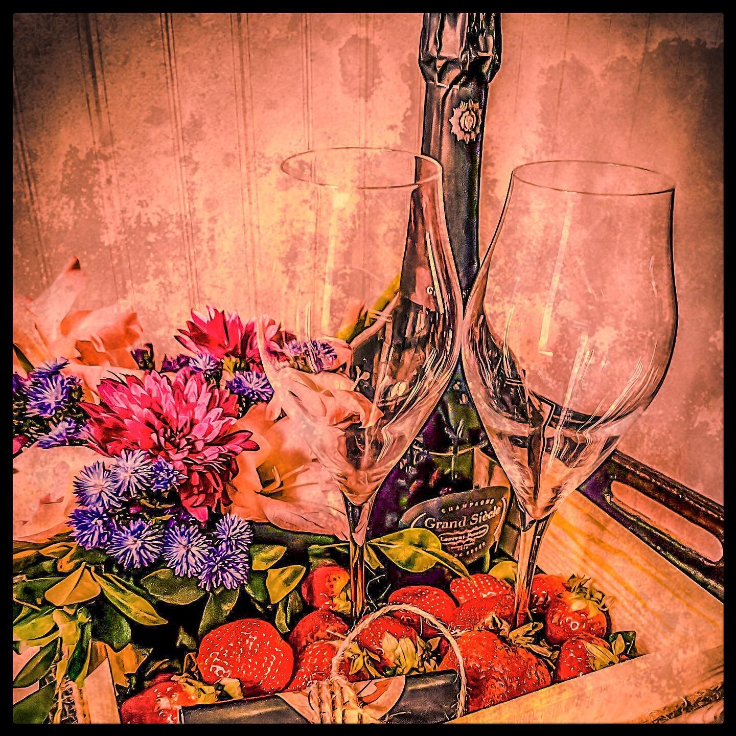 VALENTINES OR GALENTINES? WE&rsquo;VE GOT THE BUBBLY FOR YOU!

#valentine #valentinegift #valentinesdaygift #bubbly #champagne #champagneblogger #alcohol #liquor #strawberries #flowerphotography #gift #giftsforher #giftsforhim #hampers #laurentperrie