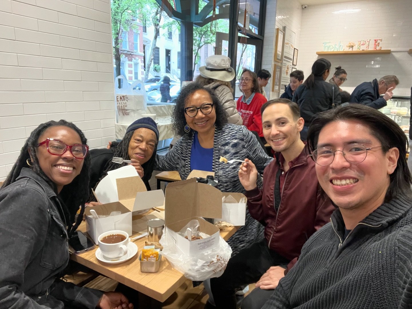 A wind quintet hang after rehearsal &hellip;. introducing these young musicians to the sour cream apple walnut pie at the Little Pie Company.

@chaihorn_nyc @theflutepursuit @playerliz #rehearsal @littlepiecompany #sweettreats