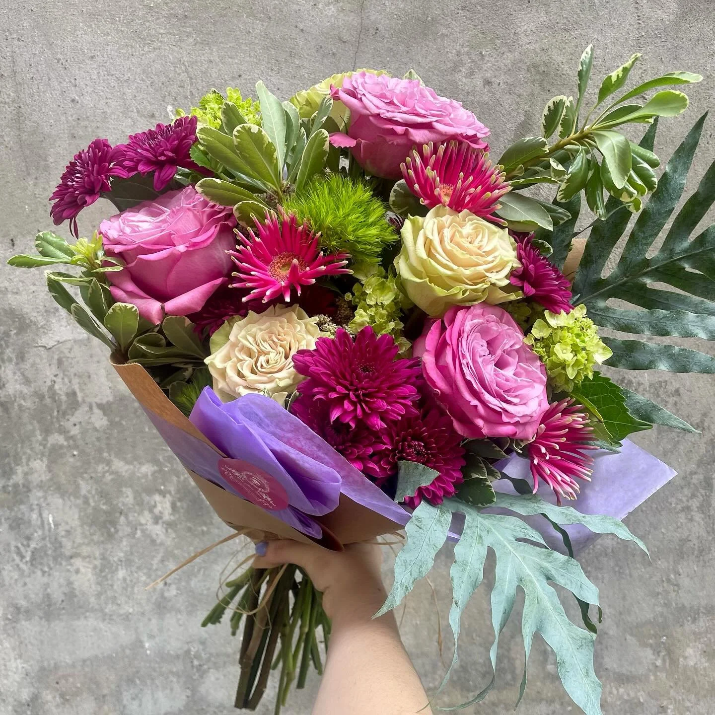 Did you know we do same day pick ups?! Give us a call to order your floral bouquet today 💐

#neworleans #floral #bouquet #floralbouquet #flowers #magazinestreet #neworleansflorist #shopsmall #smallbusiness #womenownedbusiness #trending #rose