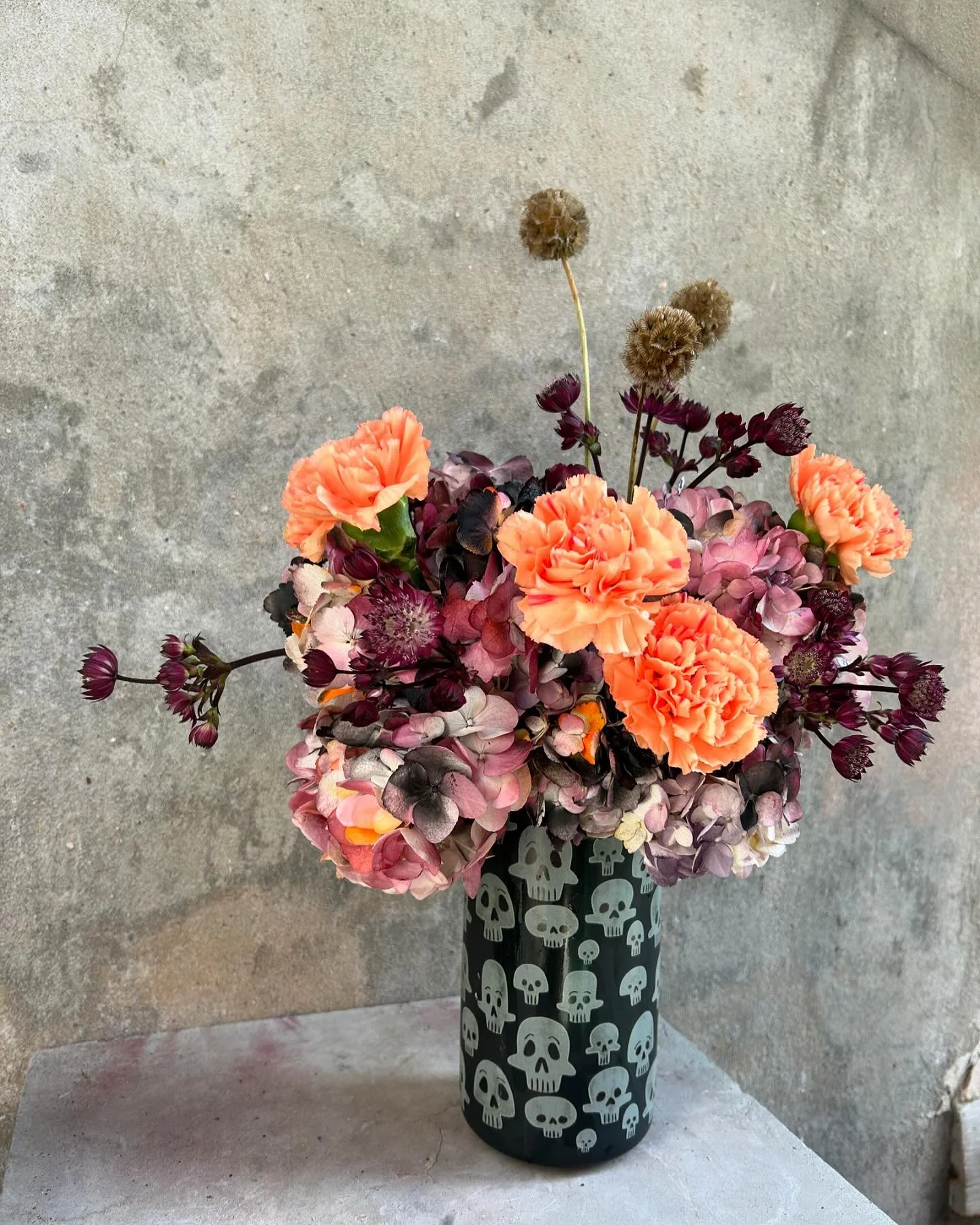 Come get your Halloween arrangement at The Flower Shop 👻🎃🔮 you can also place an order online or give us a call for delivery! 
These hydrangea are only available for the week! 

#floralarrangement #halloween #neworleans #halloweeninneworleans #nol