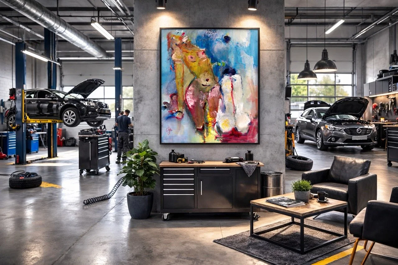 Groß (Sirenen in Werkstatt mit Kunst und Lounge-Ecke).jpeg