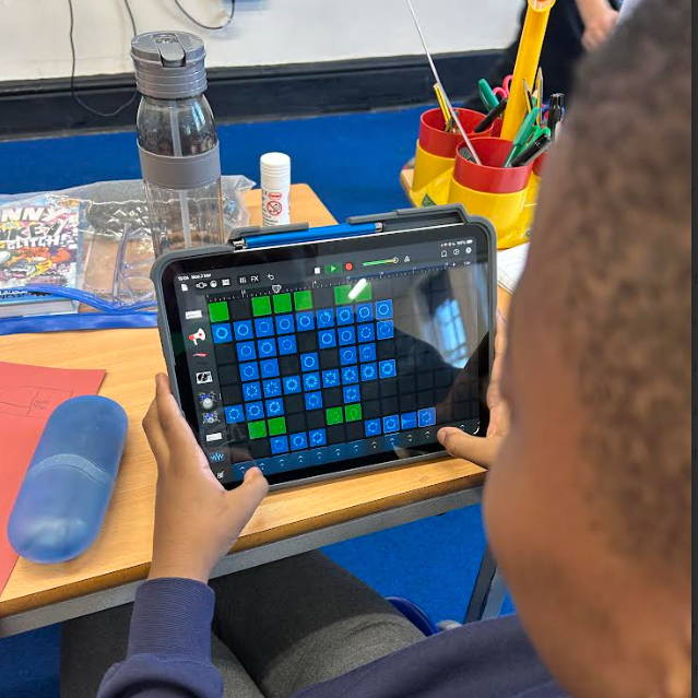 Little Logic Loopers