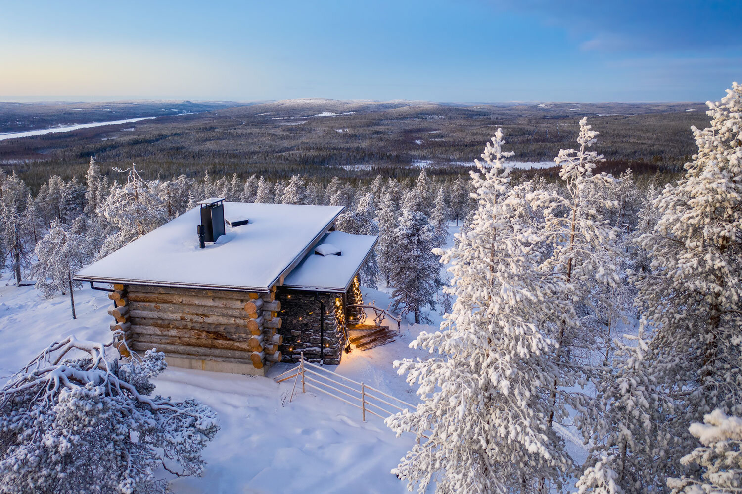 Octola-Lodge-Finland-Karhu-Baari-Winter.jpg