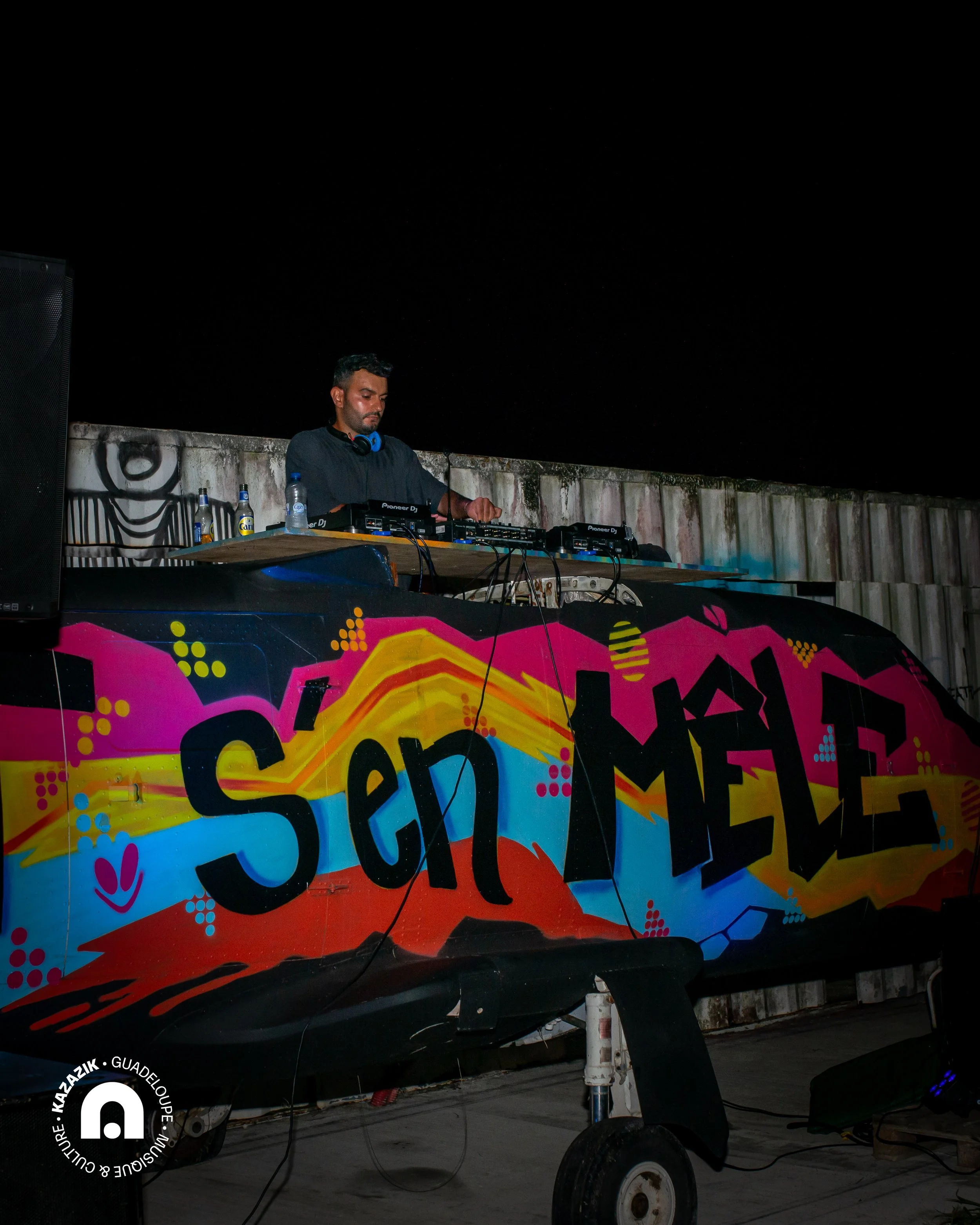 Kazazik l_art s_en mêle sept 25 72 dpi-2.jpg