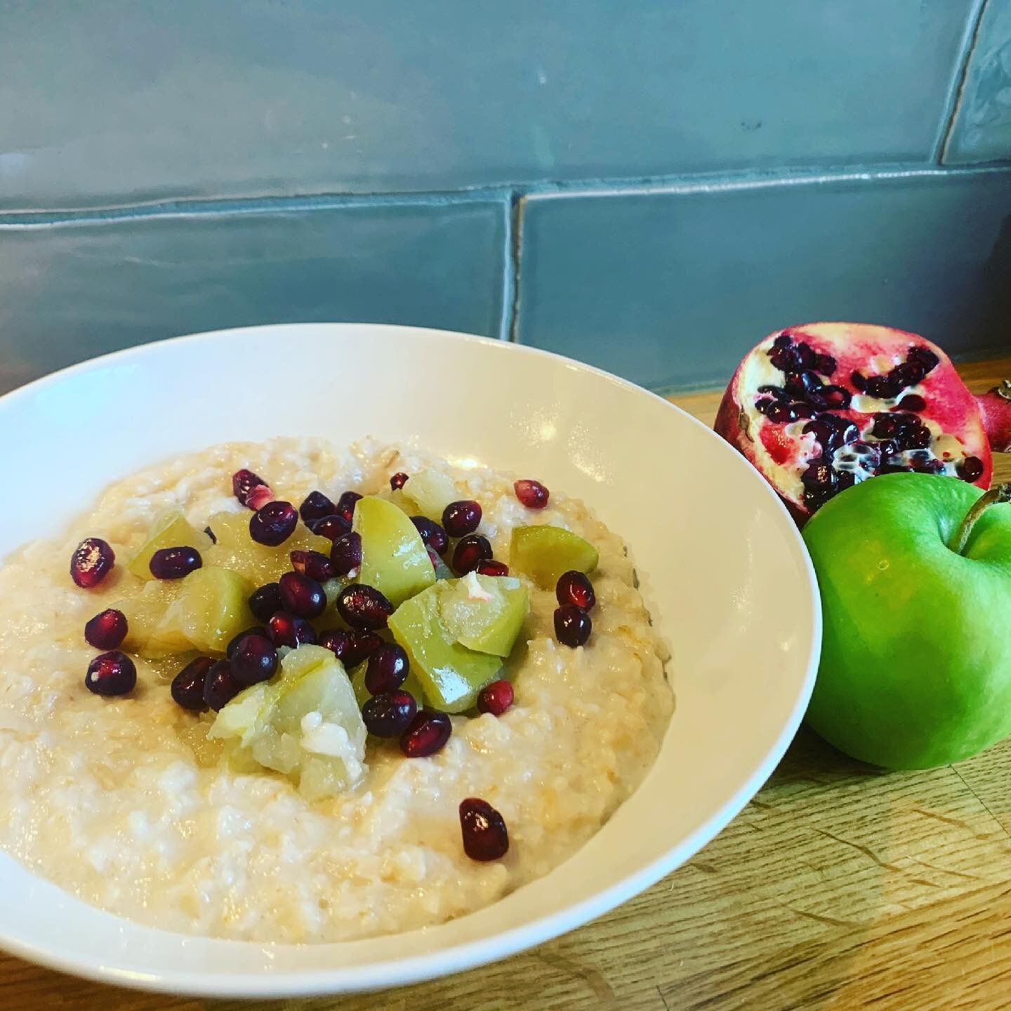 How good is porridge?  On a cold wet morning, this nutritious beta-glucan rich meal is a favourite in my house. Especially when topped with stewed apple and pomegranate, two fruits that support healthy a microbiome.  Did you know that rolled oats are