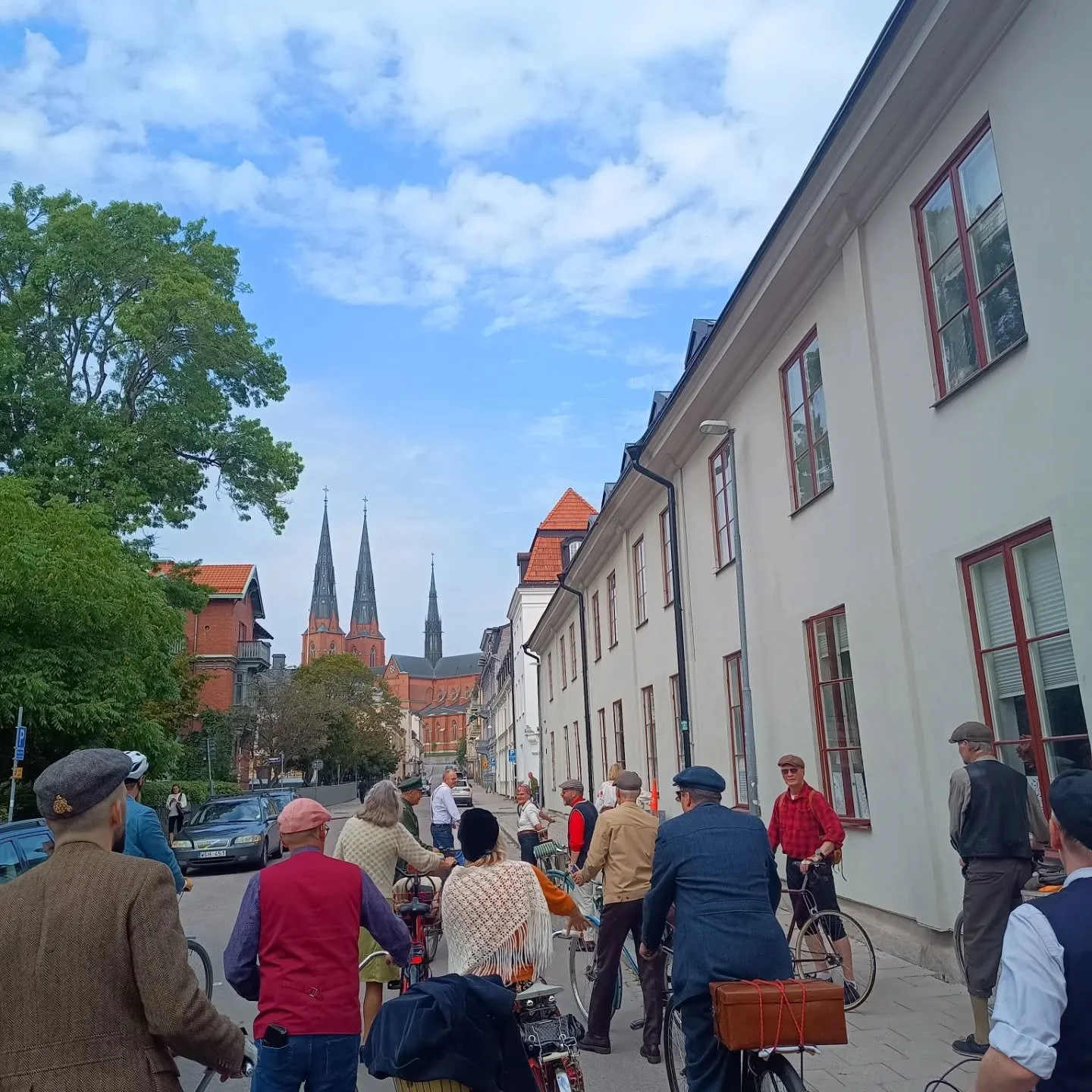 Ig&aring;r den 6:e september genomf&ouml;rdes det &aring;rliga Uppsala Vintage Biking! V&auml;ldigt trevlig runda i &aring;r med stopp vid flertal otroligt vackra innerg&aring;rdar, med lunch vid en av studentstadens alla nationer, och ett avslut i B