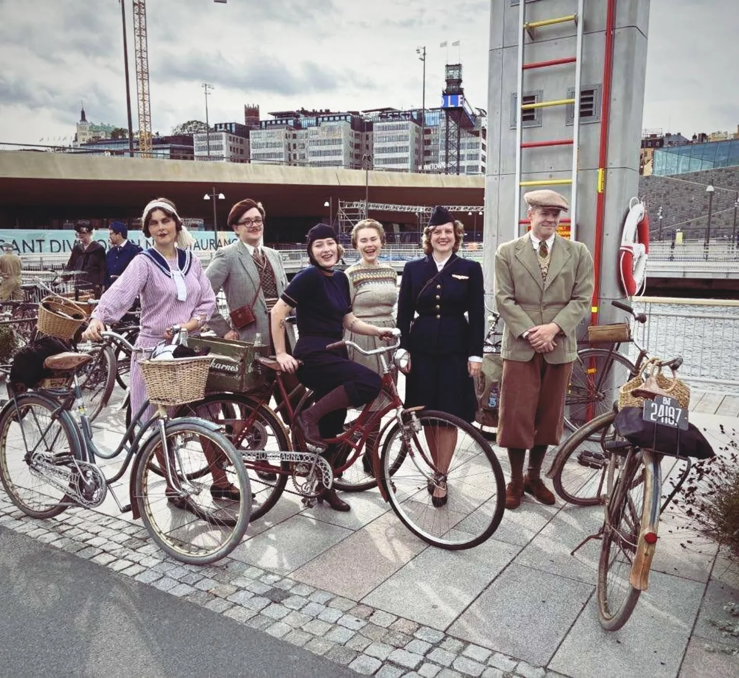- Cykelhistoriska f&ouml;reningen &auml;r stolt sponsor av Bike in Tweed som gick av stapeln ig&aring;r 20/9. H&auml;r kommer n&aring;gra h&auml;rliga bilder fr&aring;n tillf&auml;llet. Bli medlem i Cykelhistoriska f&ouml;reningen redan idag, s&aring