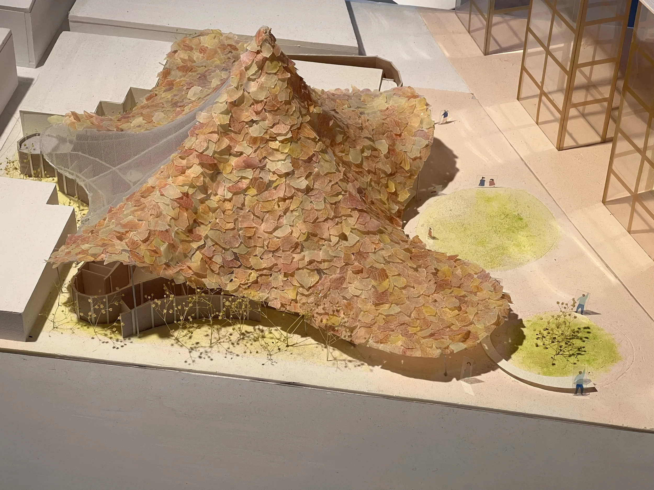   Bilder från utställningen Emerging Architecture, Own    Ways. TOTO Gallery MA, Aoyama, Tokyo.     Foto: Ivan Grelz  