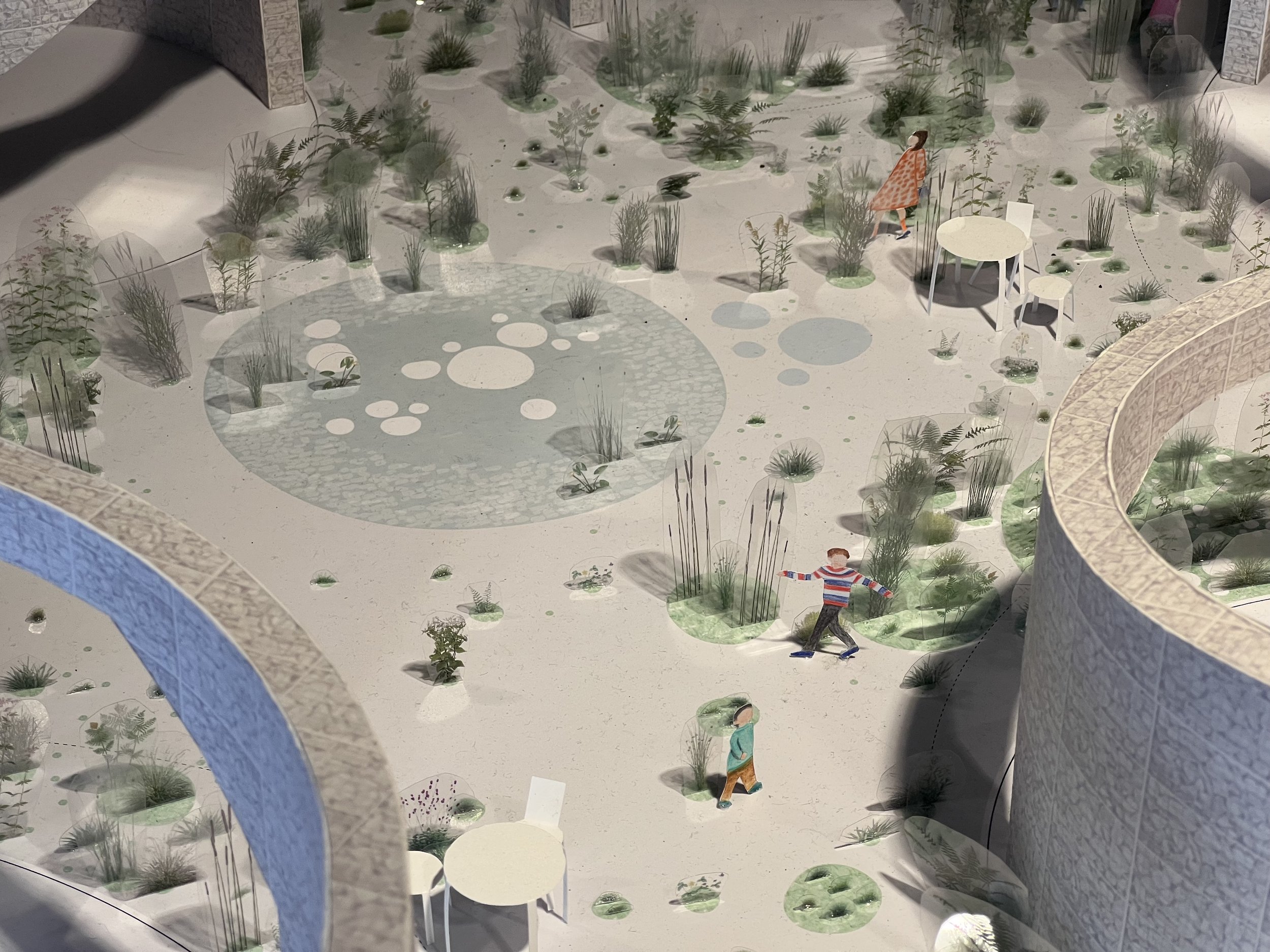   Bilder från utställningen Emerging Architecture, Own    Ways. TOTO Gallery MA, Aoyama, Tokyo.     Foto: Ivan Grelz  