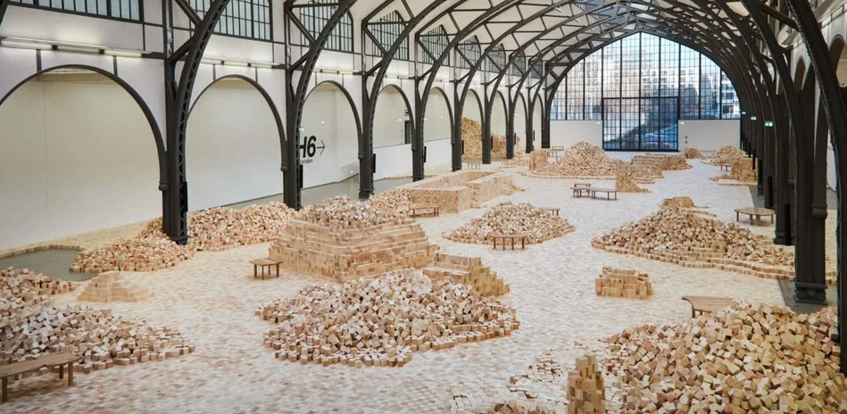csm_Lina-Lapelyte-We-Make-Years-out-of-Hours-Hamburger-Bahnhof_xl_84cc74f62e.jpg