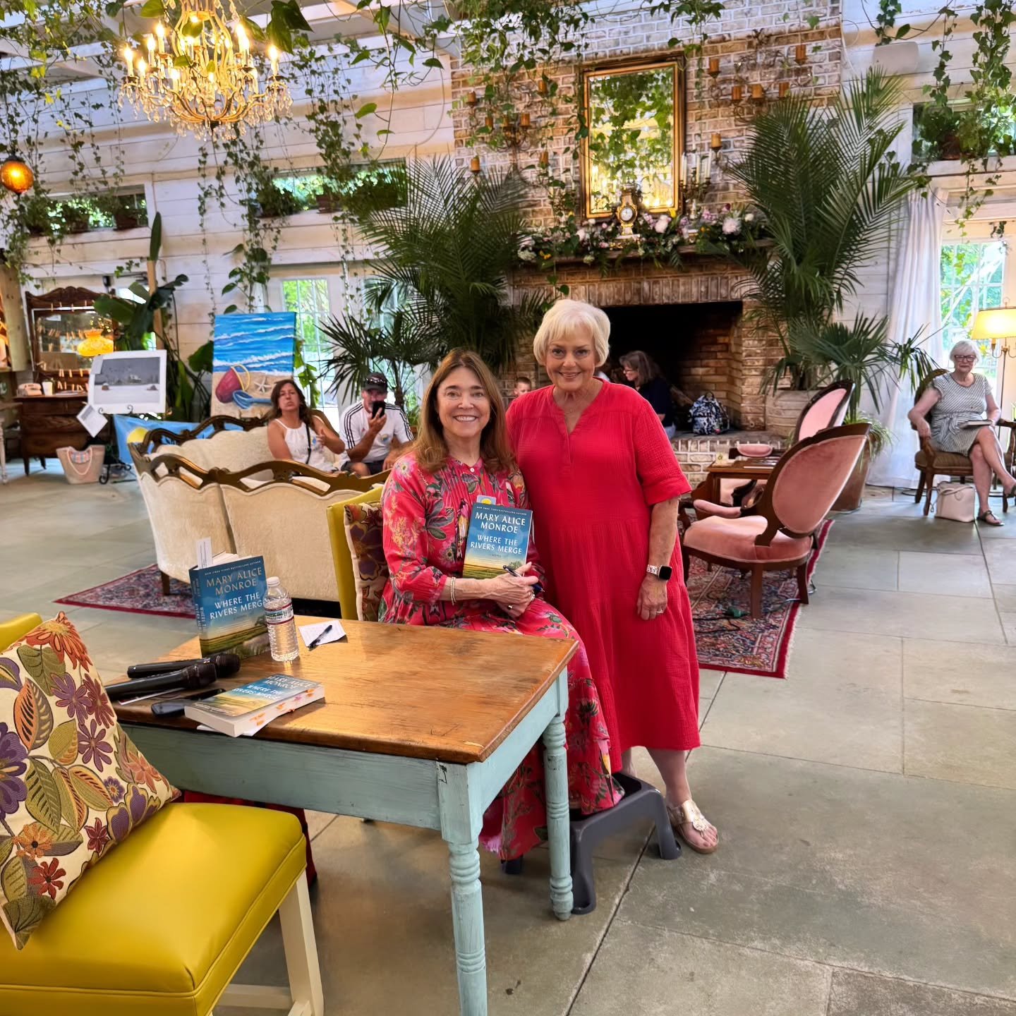 Thank you to everyone who came out today for the @maryalicemonroe author event today, @fowcpl Friends of the Western Carteret Public Library for helping co-host and BIG thank you to @carolinahomeandgardennc for the gorgeous event space 🌱🌿

We had a