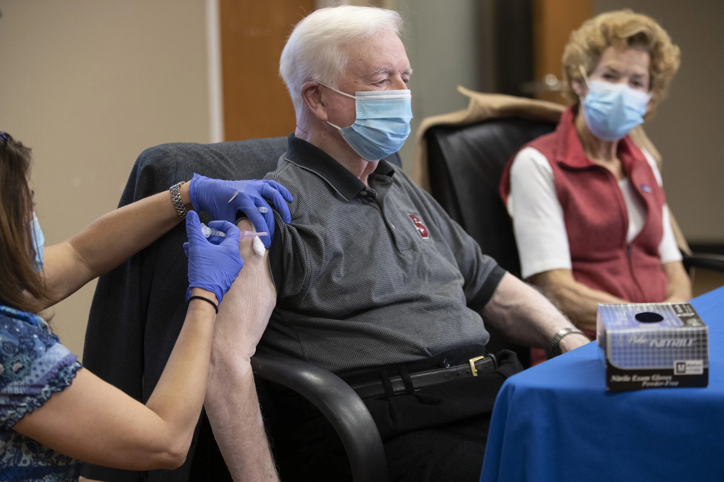Former Gov. Hunt, Coastal Plain Area Leaders Receive COVID-19 Vaccines