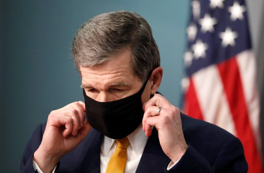 Governor’s briefing highlights danger of spreading false information   