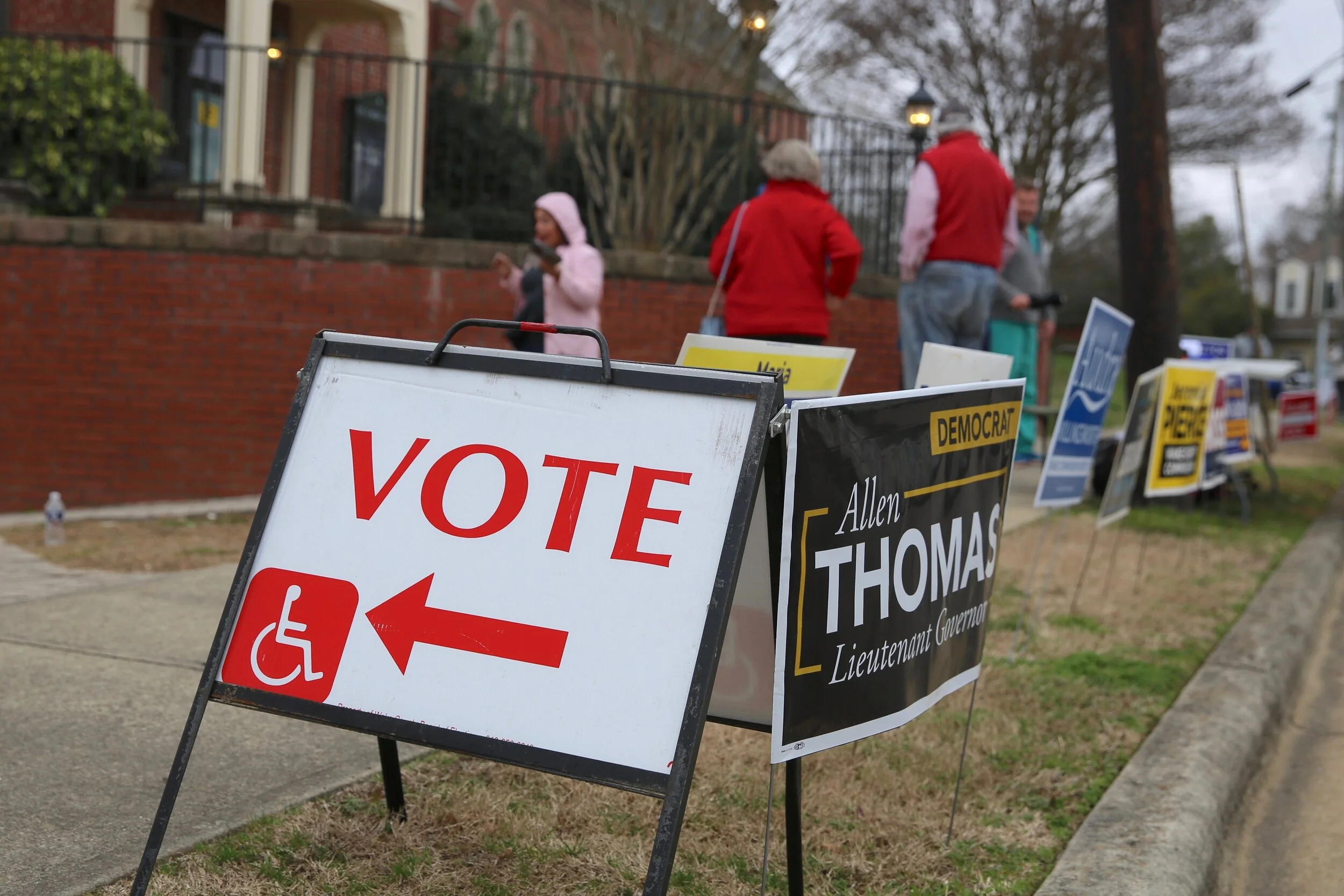 Midyear fundraising numbers offer clues about the 2022 political battles