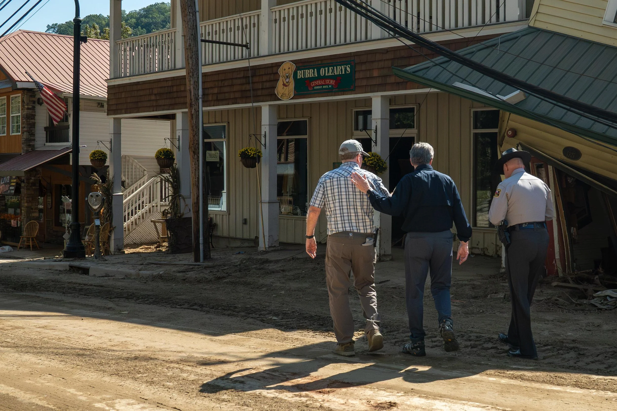 Governor Cooper, FEMA Administrator Criswell Meet with Military Leaders in Western North Carolina