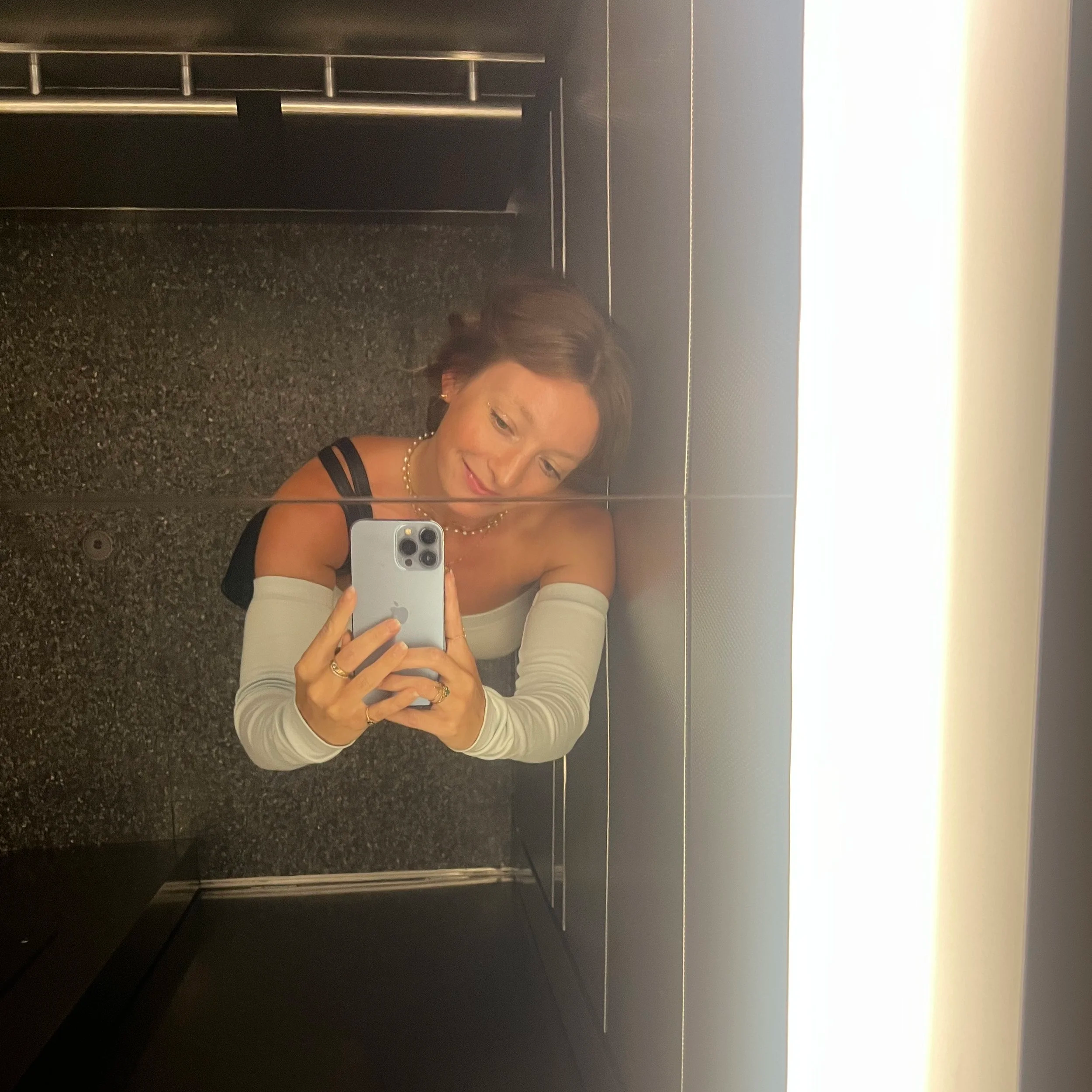 Why Going to a Concert Alone is the Best Solo Date