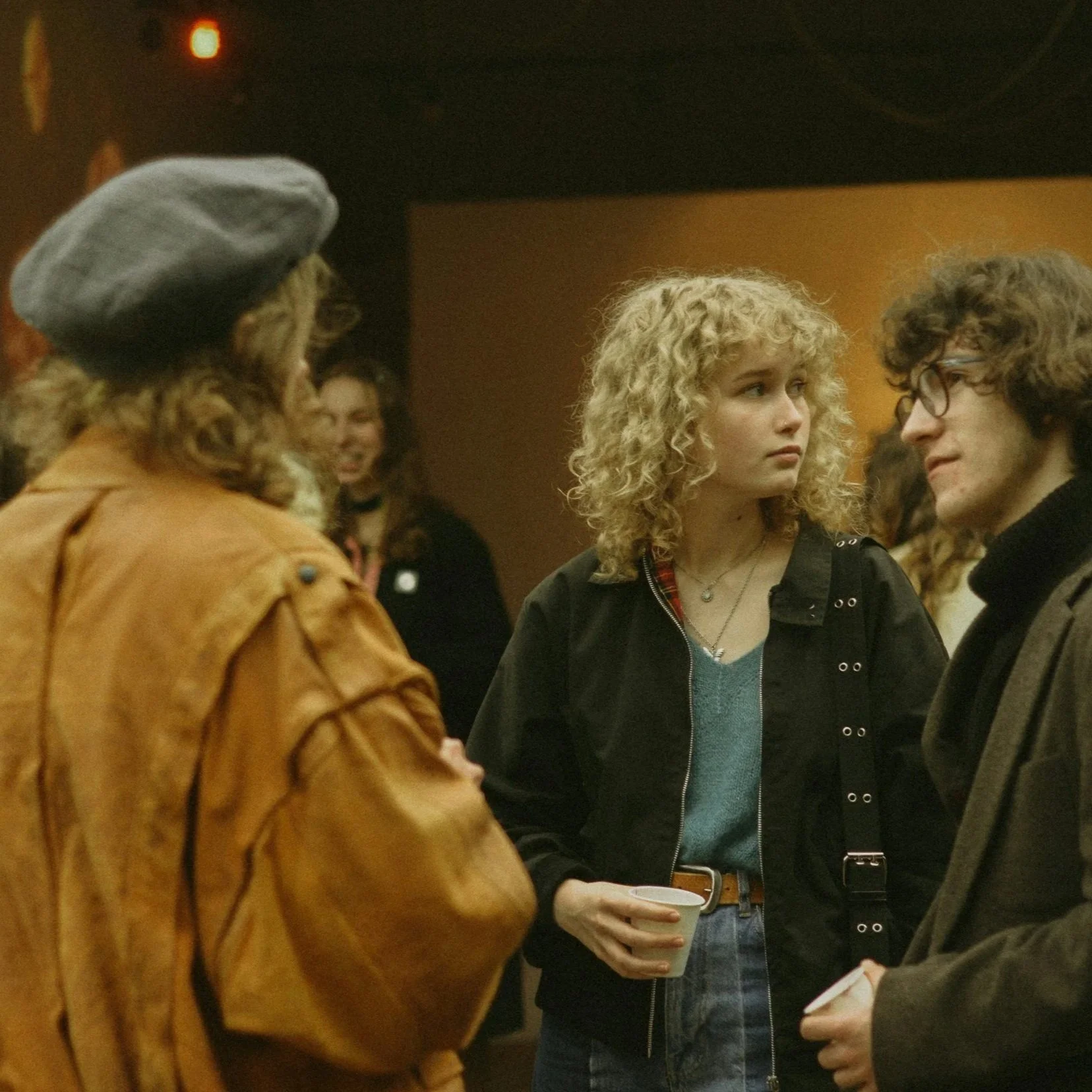 dating in nyc with no apps, dating in person, meting IRL, date off the apps, date offline, ditch the apps