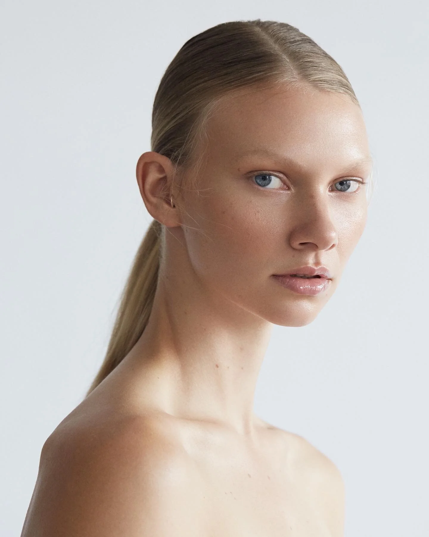 New beauty shoot ✨

Model @sarah_ouimette @facesmgmt 
Makeup&amp;haïr @anissazabala

#beautyphotography #montrealphotographer #beauty