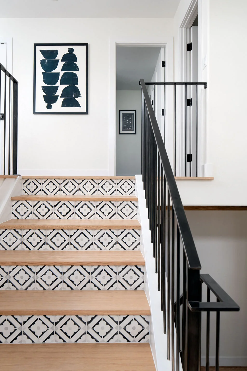Skyland-Staircase-Landing-to-Second-Floor.jpg