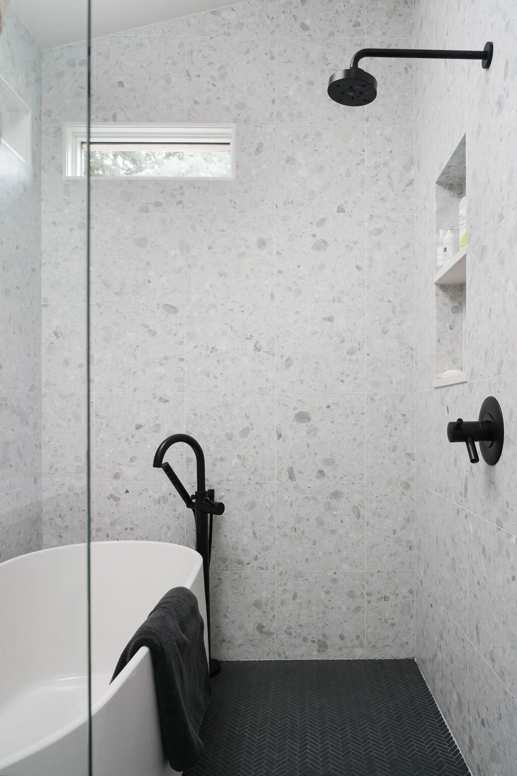 GrapeAve_Masterbath-Shower-Detail.jpg