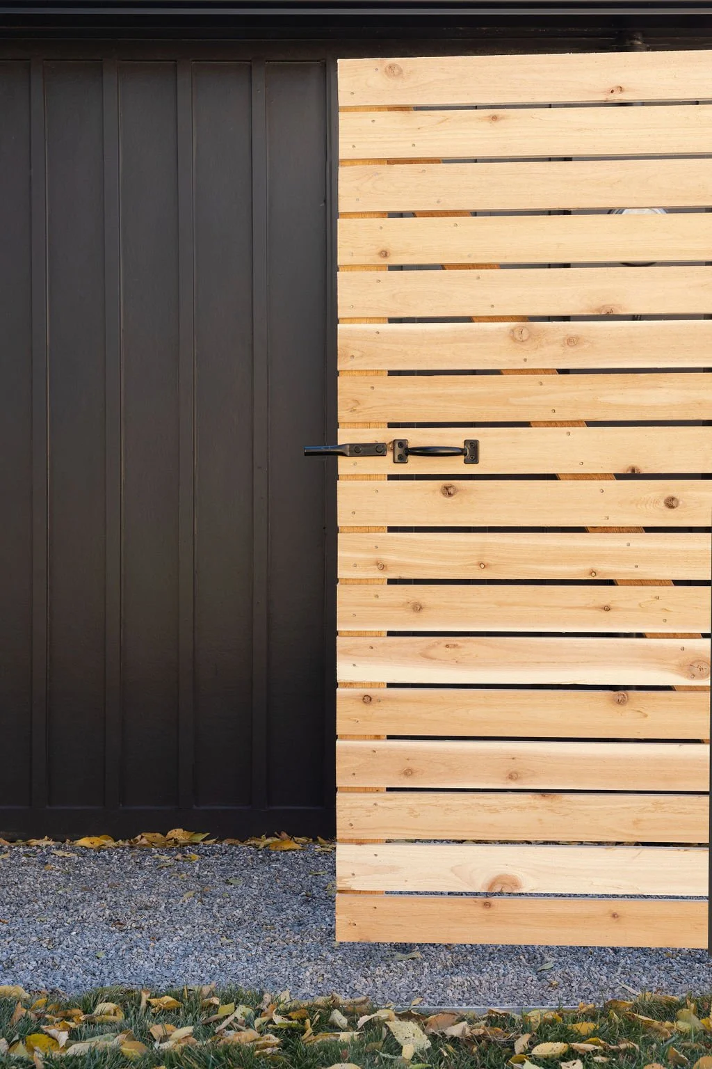 3075NinthSt.-Exterior-Fence,Siding-Detail-2.jpg