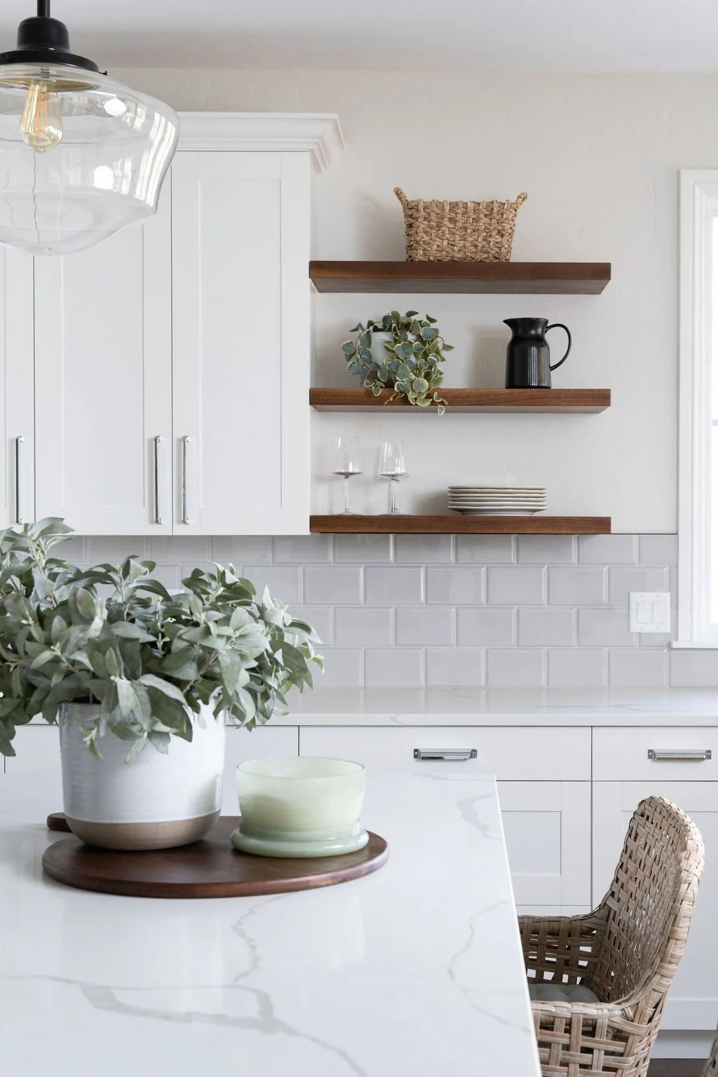 Erin-Ct_Kitchen-Shelving-Detail.jpg