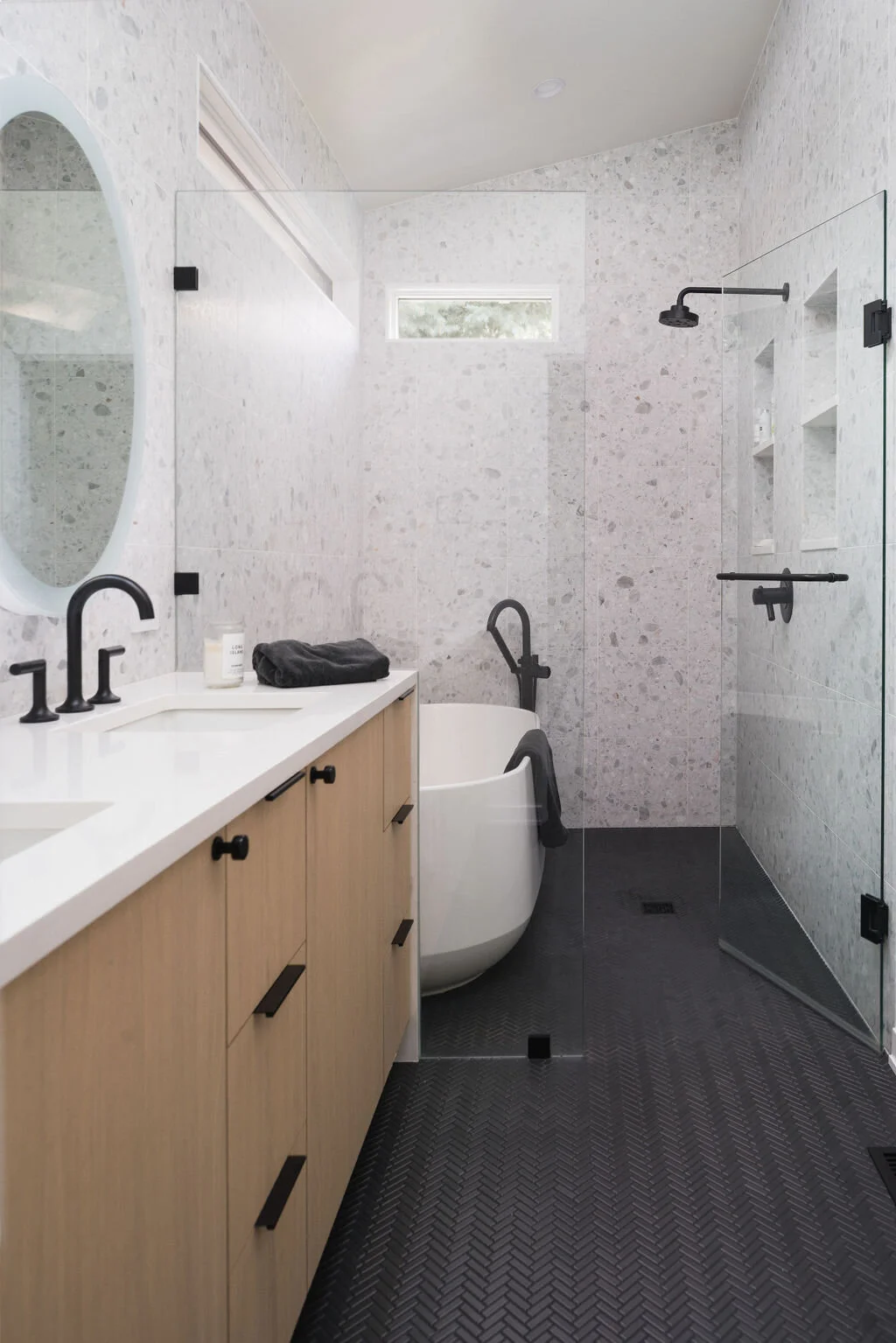 GrapeAve_Masterbath.jpg