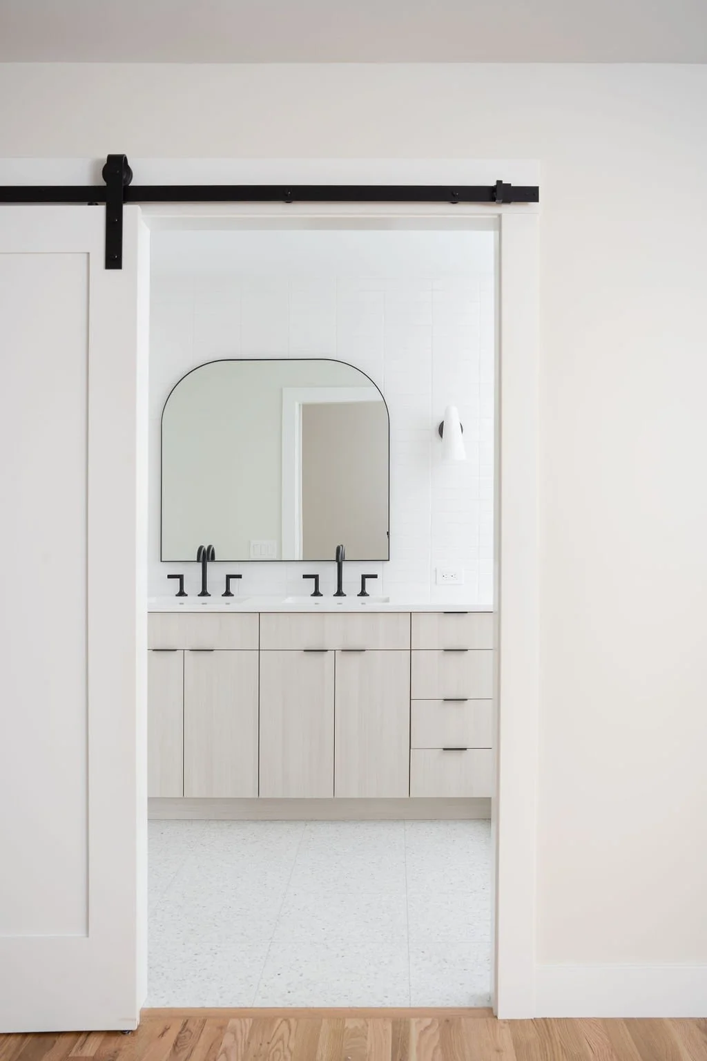3075NinthSt.-Masterbedroom,Masterbath.jpg