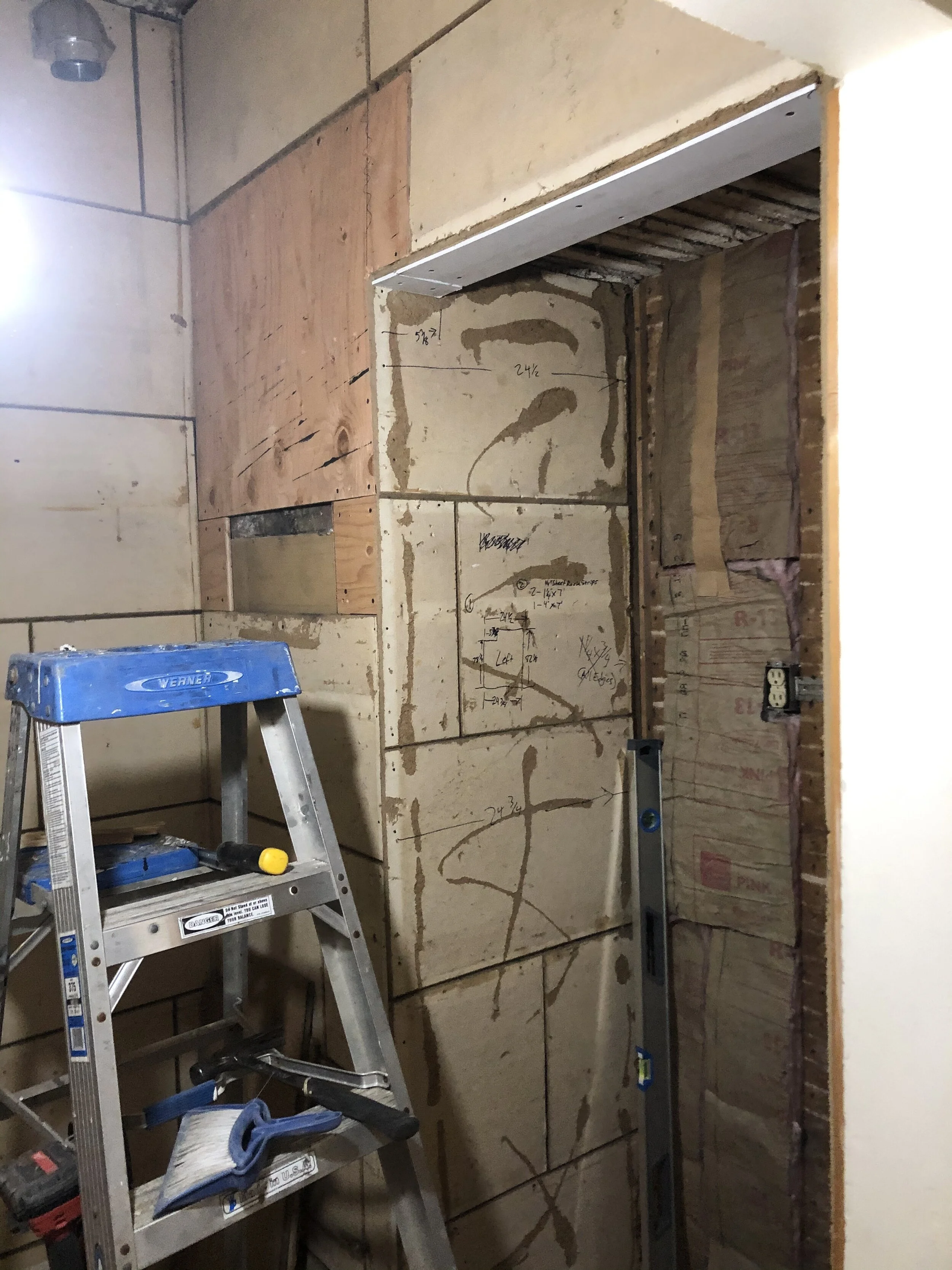 Laundry Closet 1.jpeg