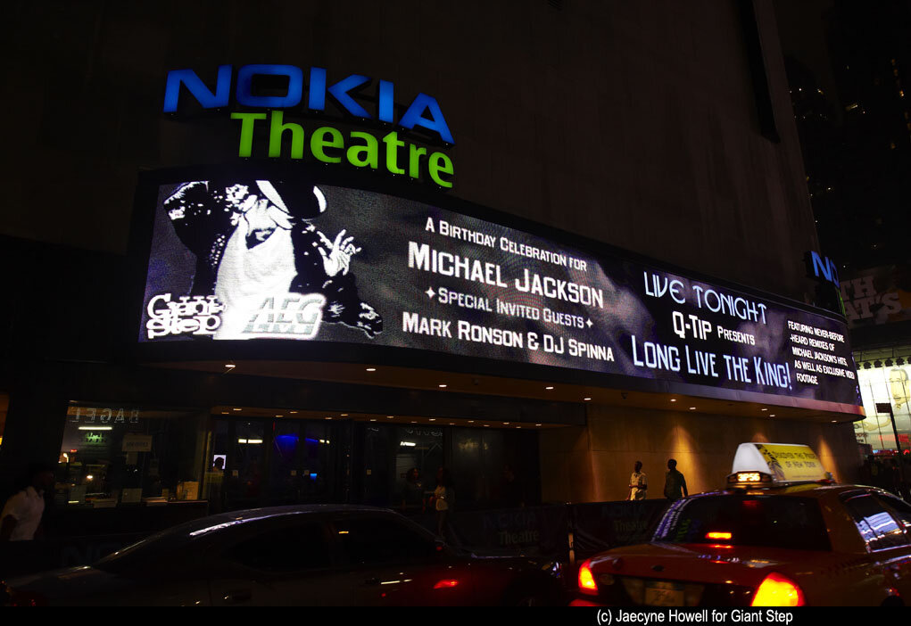 Michael Jackson Celebration at Nokia Theatre in NYC, Aug 2009 (Photo by Jaecyne Howell)