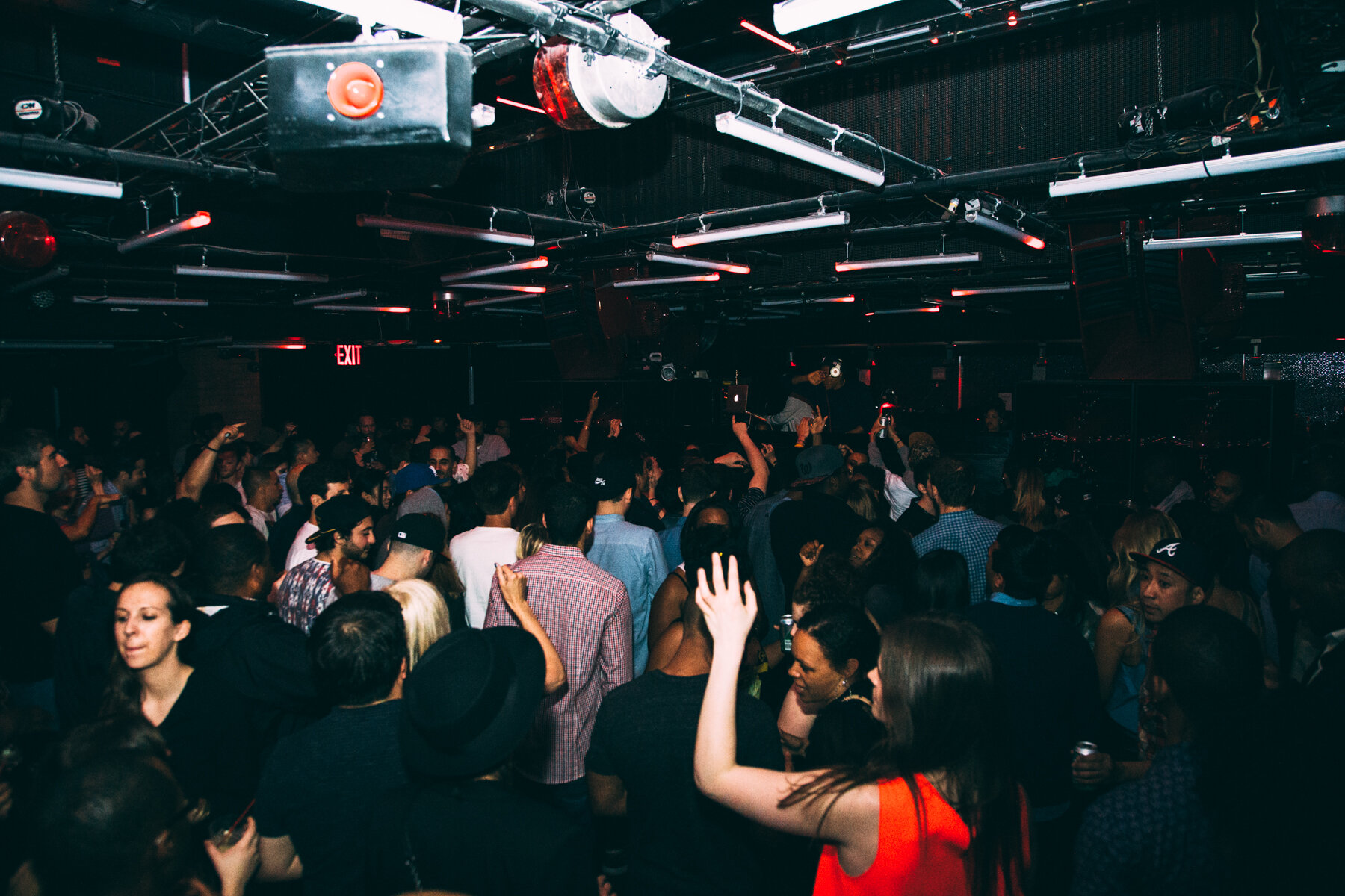 Offline at Sankeys in NYC, May 2014 (Photo by Eddie Pearson)