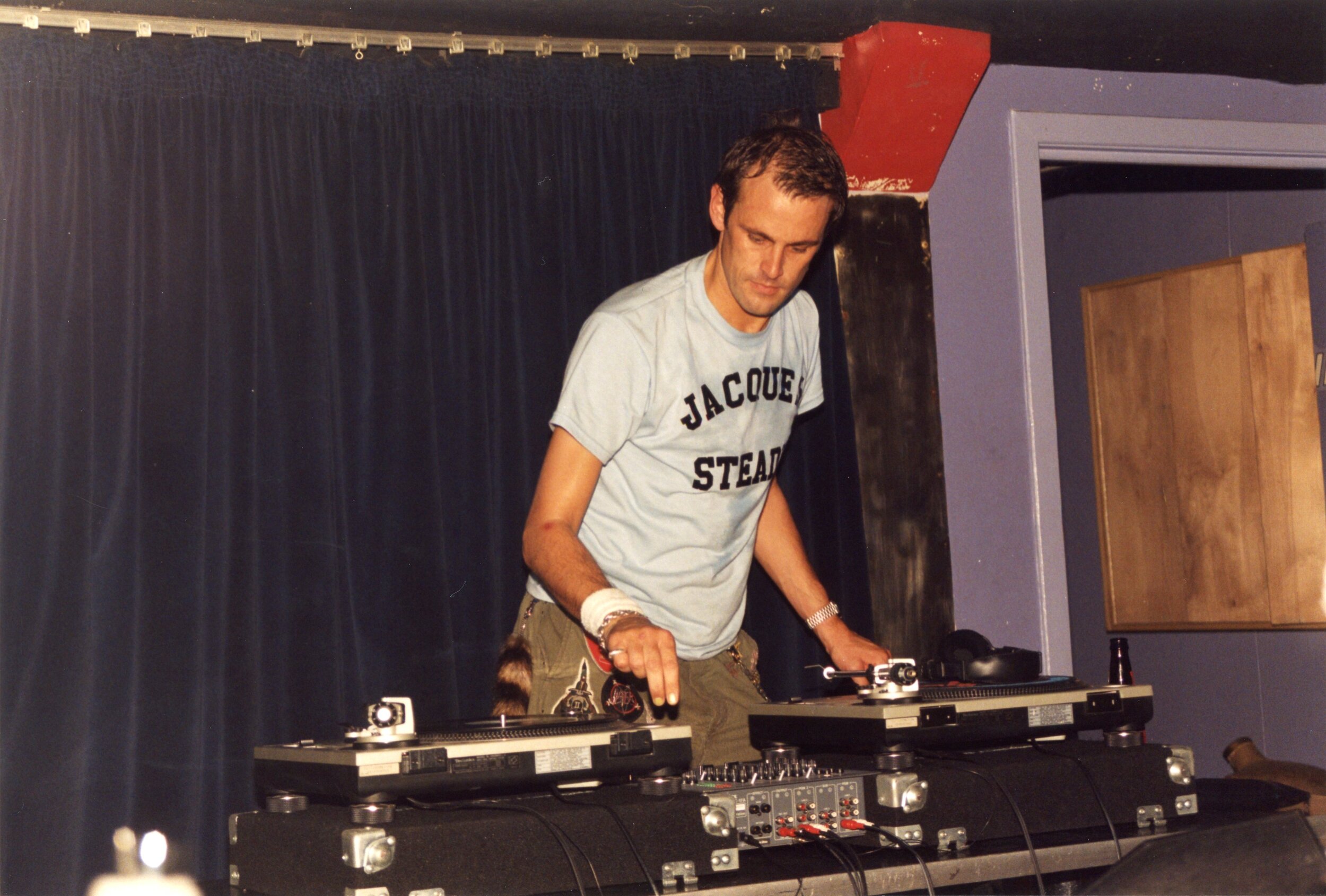 Mark Jones at Wall of Sound at The Cooler in NYC, 1999 (Photo by Nicole Campon)
