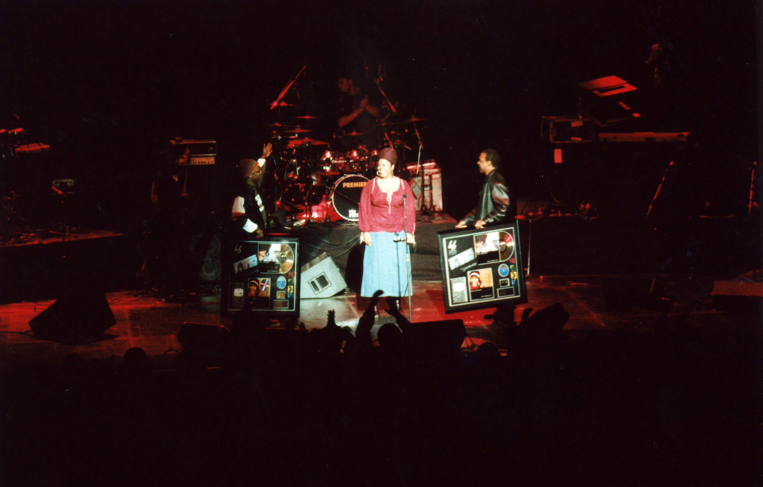 DJ Jazzy Jeff, Jill Scott & Steve McKeever at Hammerstein Ballroom in NYC, 2000 (Photo by Hudson Gordon)
