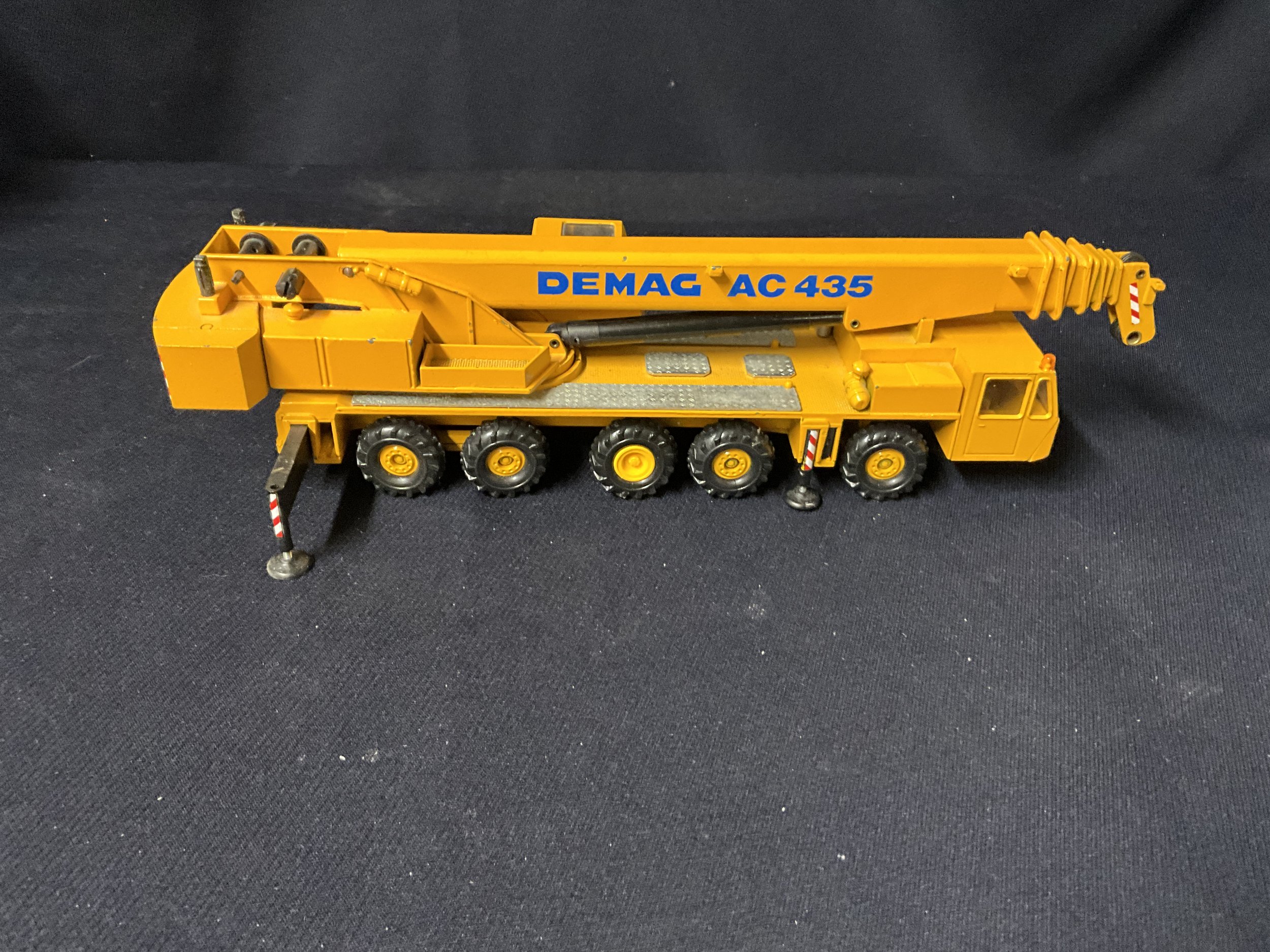 Conrad 1/50 Liebherr Crane