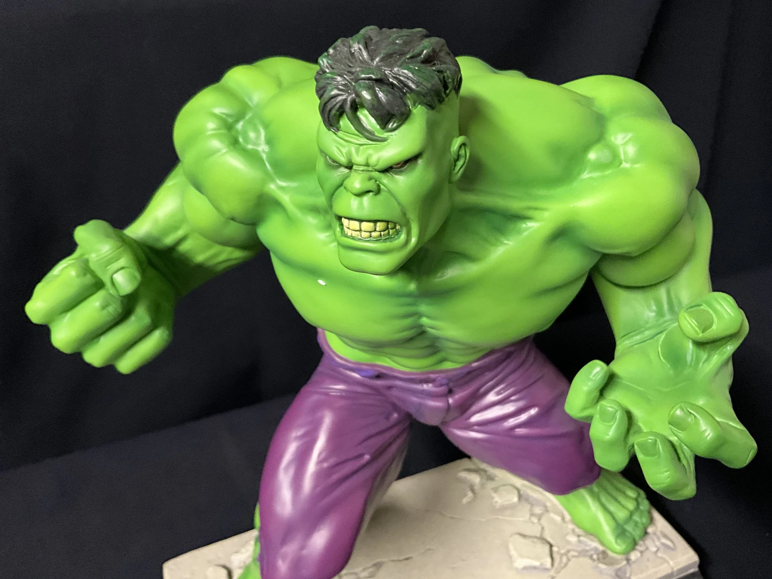Incredible Hulk Cold Cast Porcelain Statue Hard Hero 2006 (#590/1000)