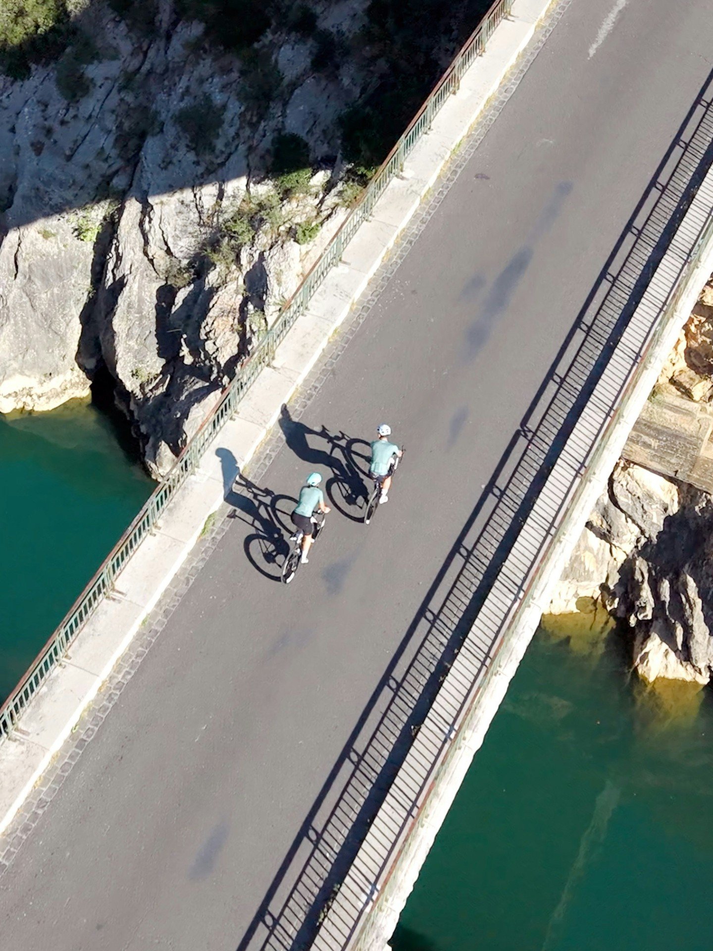 La route.
Le rythme.
L&rsquo;exigence.

#FilmDeMarque
#ProductionAudiovisuelle
#StorytellingVisuel
#Cycle
#Performance
#Exigence
#SavoirFaire
#ImageDeMarque