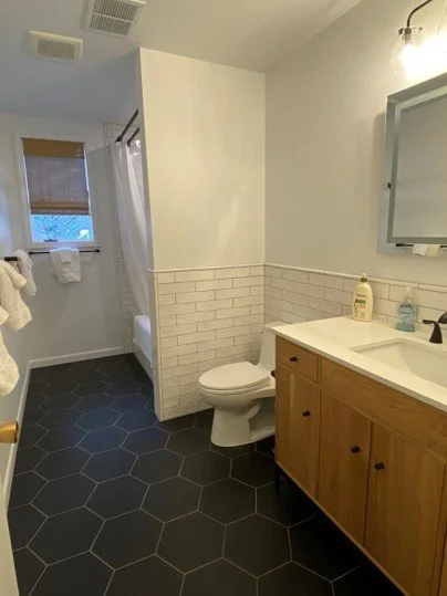 bathroom 3.jpg