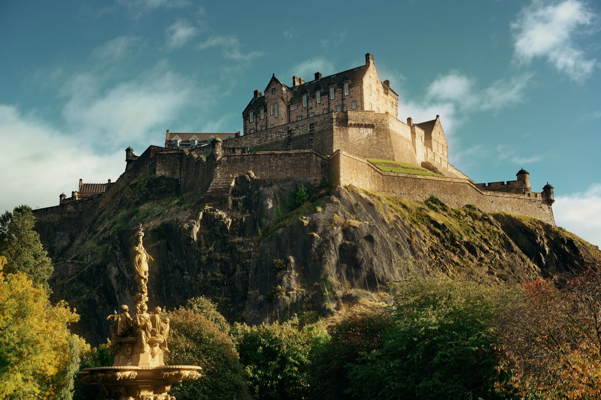 edinburgh castle with a hazy glow edit