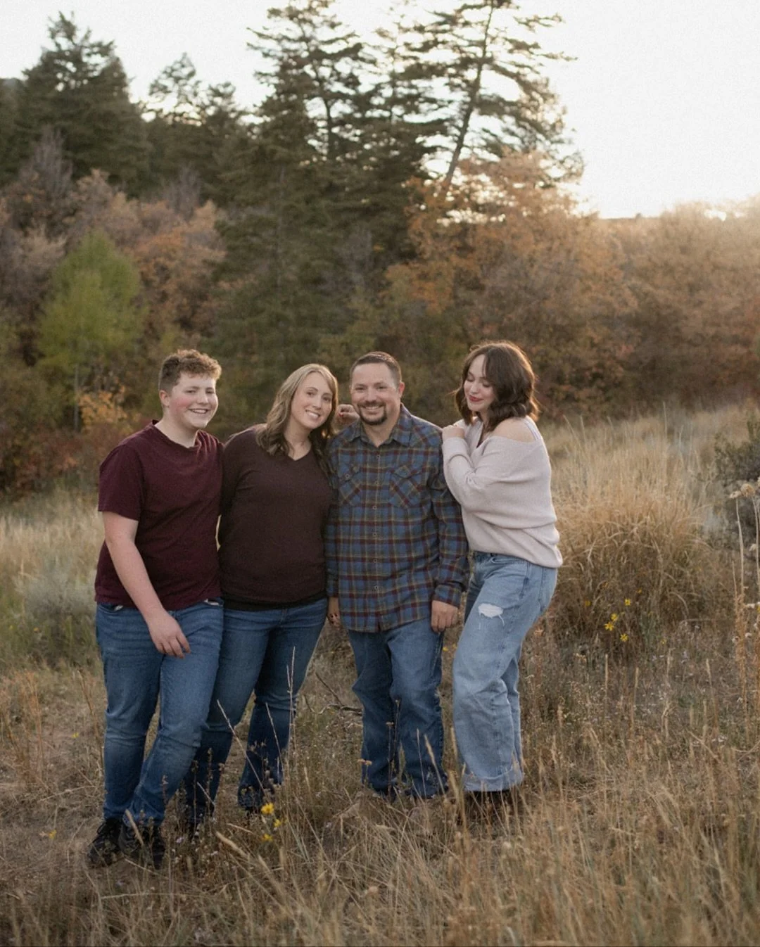 There is nothing I love more than getting to photograph a family more than once in a year &mdash; 🫶

I had the best time with the Johnsons this year. First for Bailey&rsquo;s senior photos (she absolutely crushed it), and then again for their full f