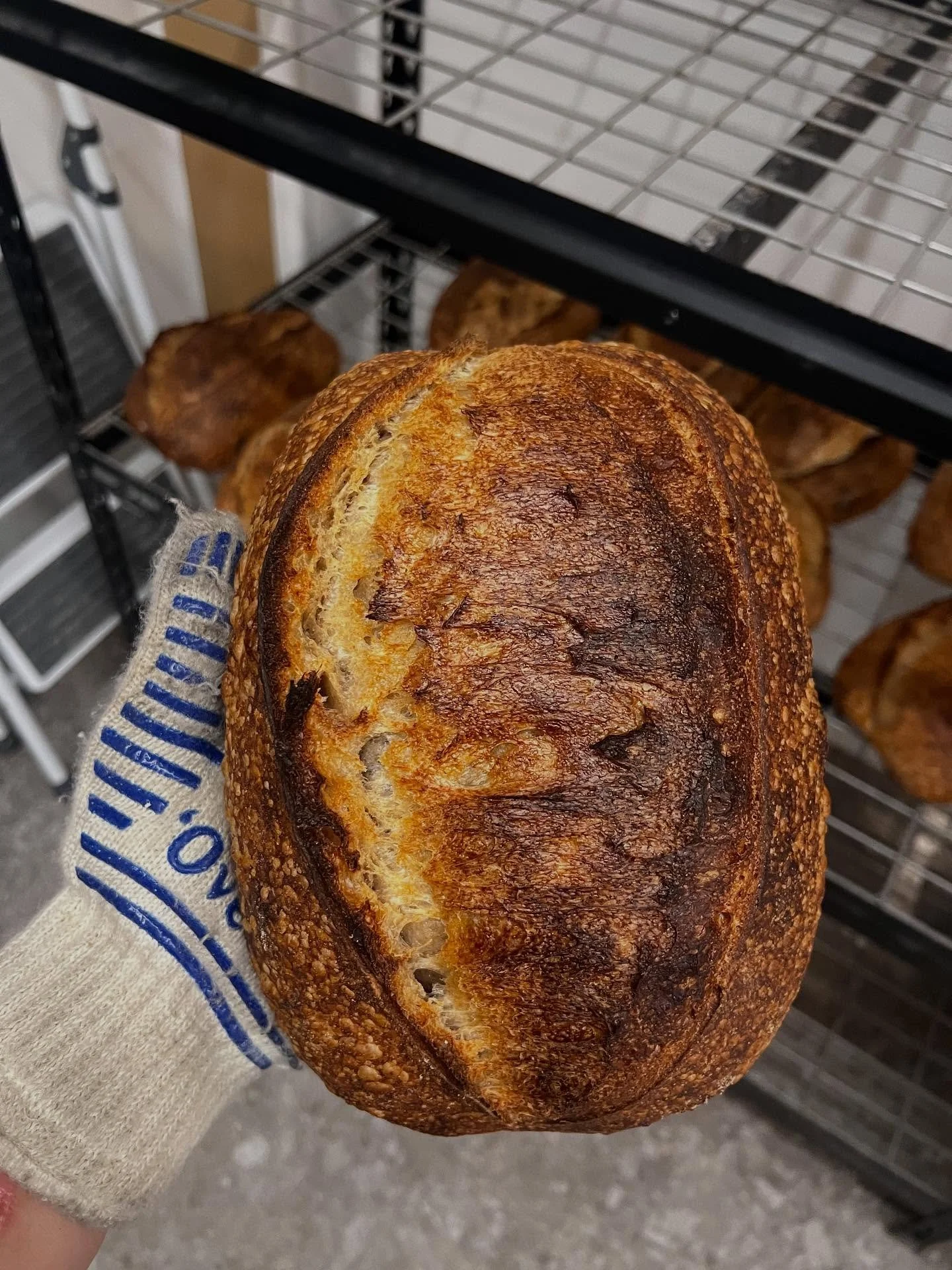 Here are 2 more amazing artisans that will be at our Makers Market TOMORROW, Dec. 18th.  It&rsquo;s happening soon!! 🤗

Armour Wines Tasting Room
612 South Augustin Loop
East Wenatchee, WA