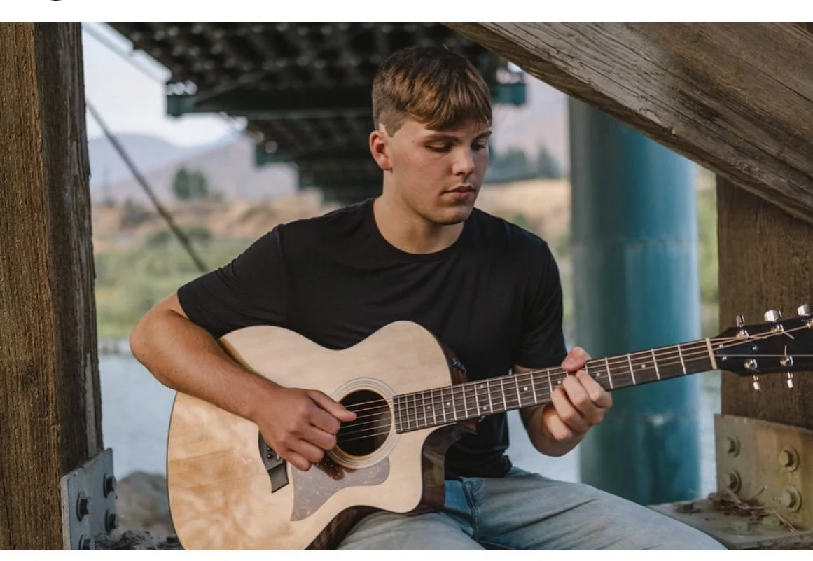 LIVE MUSIC W/ KAID GATENS!