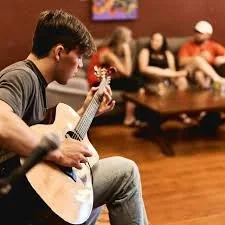 LIVE MUSIC W/ KAID GATENS