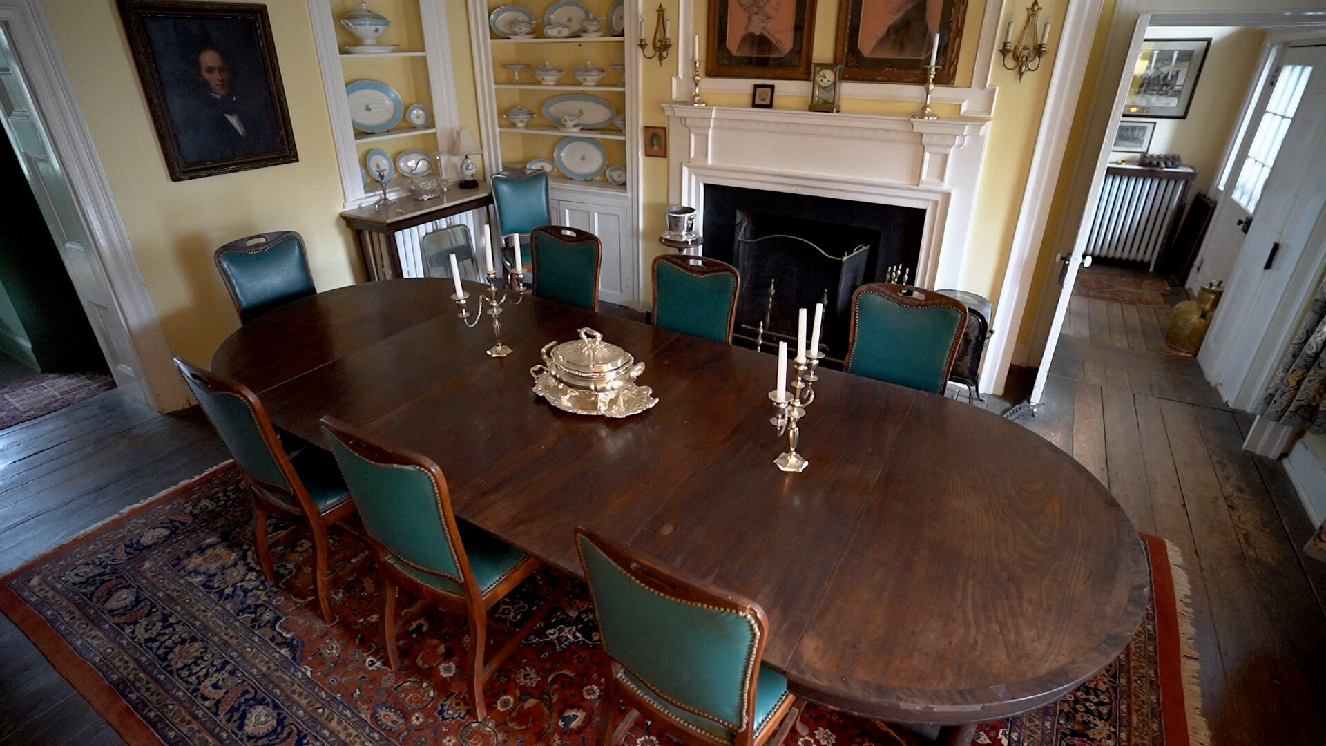 Dining Table.jpg